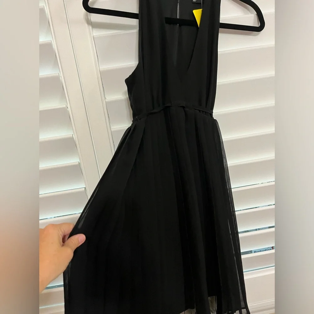 H&M Black Pleated Chiffon Dress - Picture 2 of 6